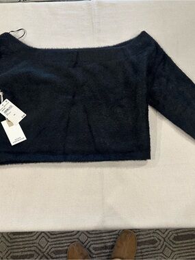 Good American Black Fuzzy Off-Shoulder Cropped Sweater
